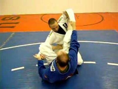 BJJ-Instruction-Triangle-from-High-Butterfly-Guard