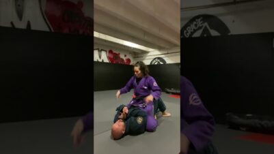 Jen-Zs-Jiu-Jitsu-Technique-of-the-Week-Cross-Collar-Choke-from-Mount